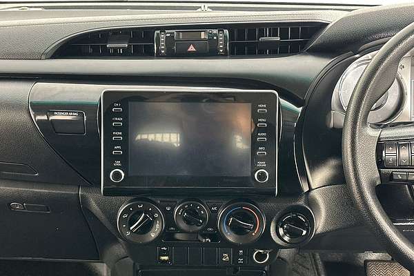 2020 Toyota HILUX SR (4x4) GUN126R FACELIFT 4X4