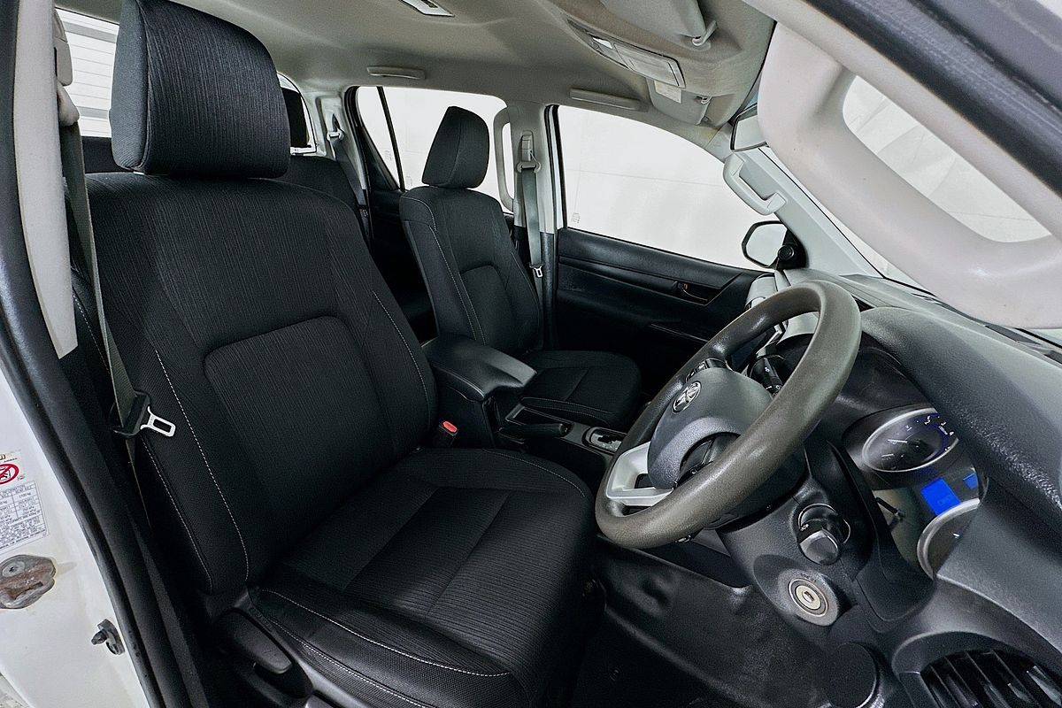 2019 Toyota HILUX SR (4x4) GUN126R MY19 4X4