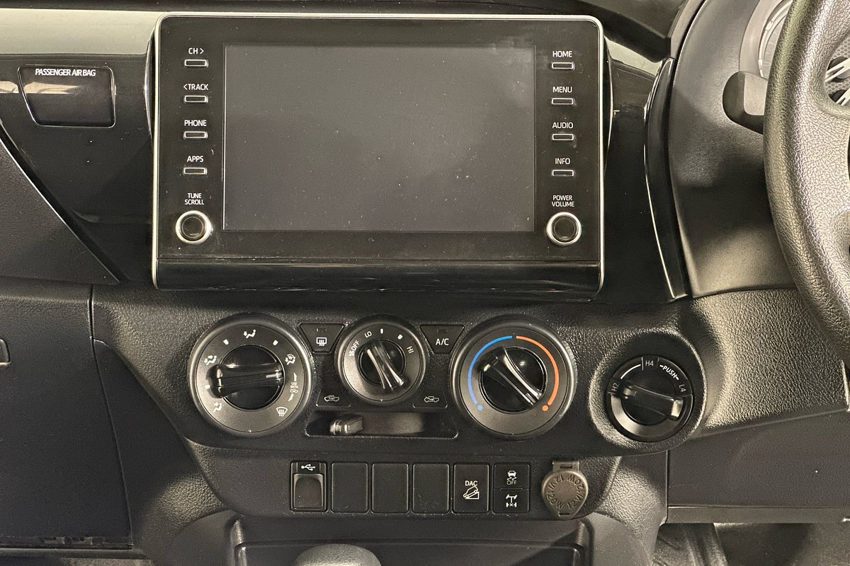 2021 Toyota HILUX SR (4x4) GUN126R FACELIFT 4X4