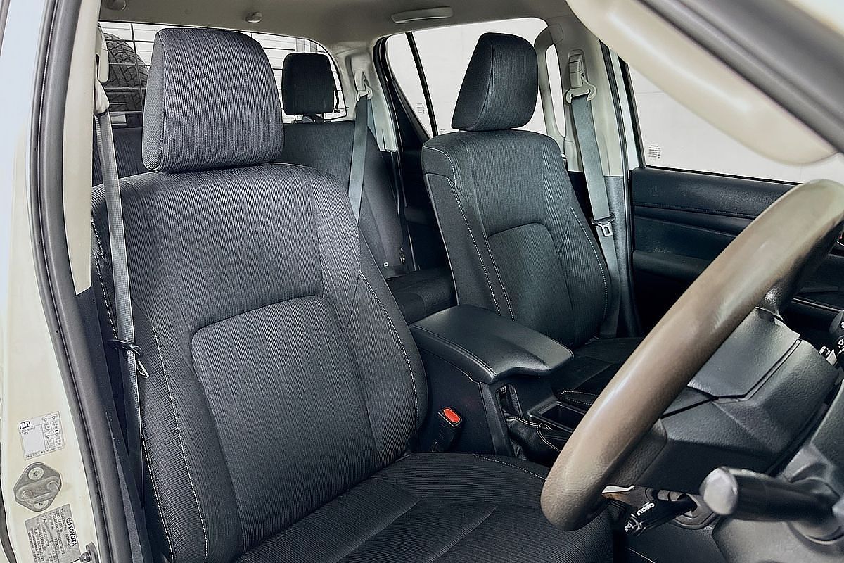2021 Toyota HILUX SR (4x4) GUN126R FACELIFT 4X4