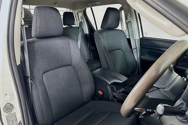 2021 Toyota HILUX SR (4x4) GUN126R FACELIFT 4X4