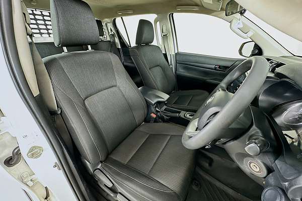 2021 Toyota HILUX SR (4x4) GUN126R FACELIFT 4X4