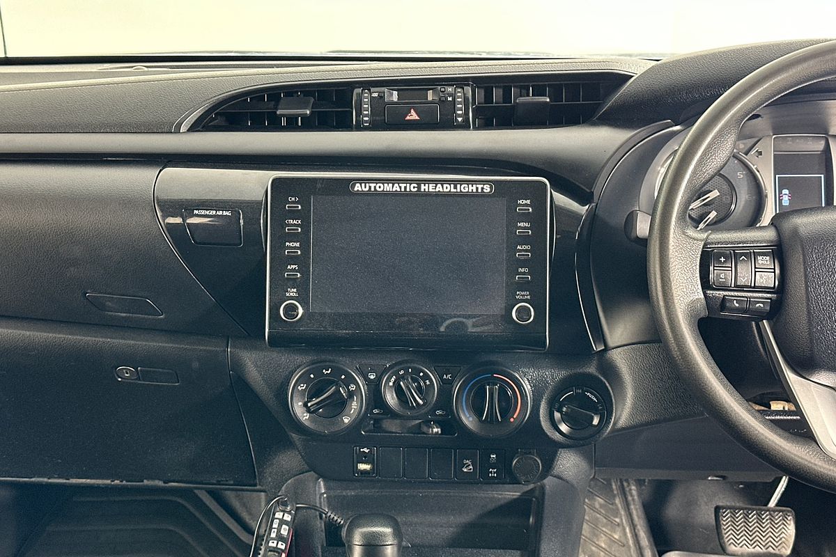 2021 Toyota HILUX SR (4x4) GUN126R FACELIFT 4X4