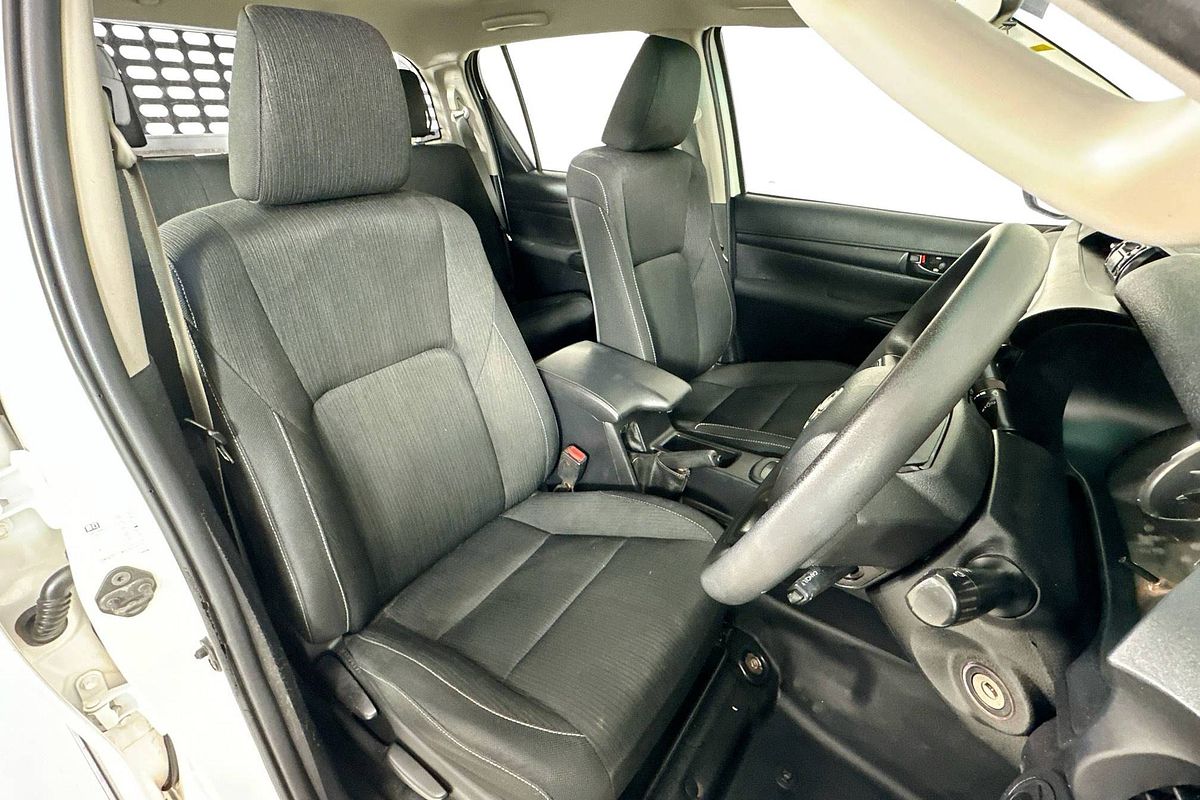 2021 Toyota HILUX SR (4x4) GUN126R FACELIFT 4X4