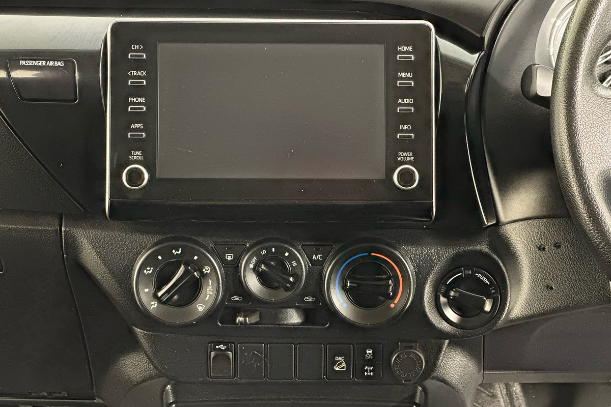 2021 Toyota HILUX SR (4x4) GUN126R FACELIFT 4X4