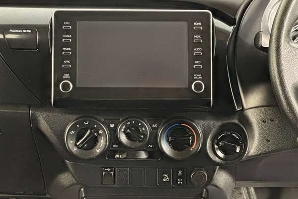 2021 Toyota HILUX SR (4x4) GUN126R FACELIFT 4X4
