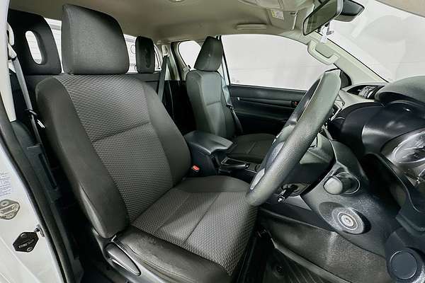 2020 Toyota HILUX WORKMATE (4x4) GUN125R FACELIFT 4X4