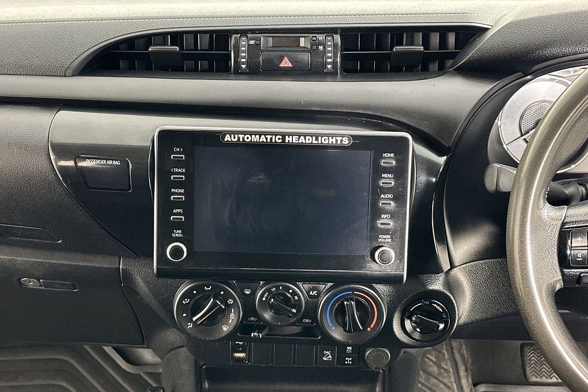 2021 Toyota HILUX SR (4x4) GUN126R FACELIFT 4X4