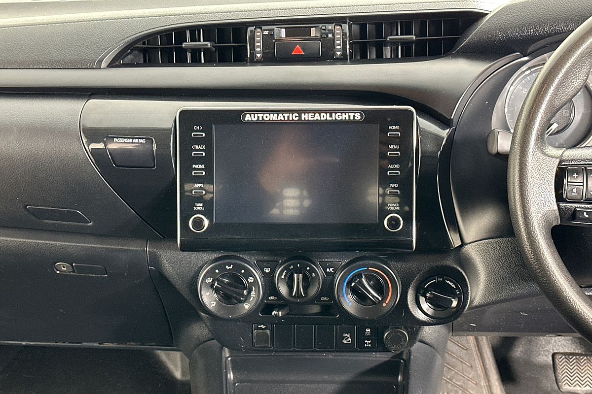 2021 Toyota HILUX SR (4x4) GUN126R FACELIFT 4X4