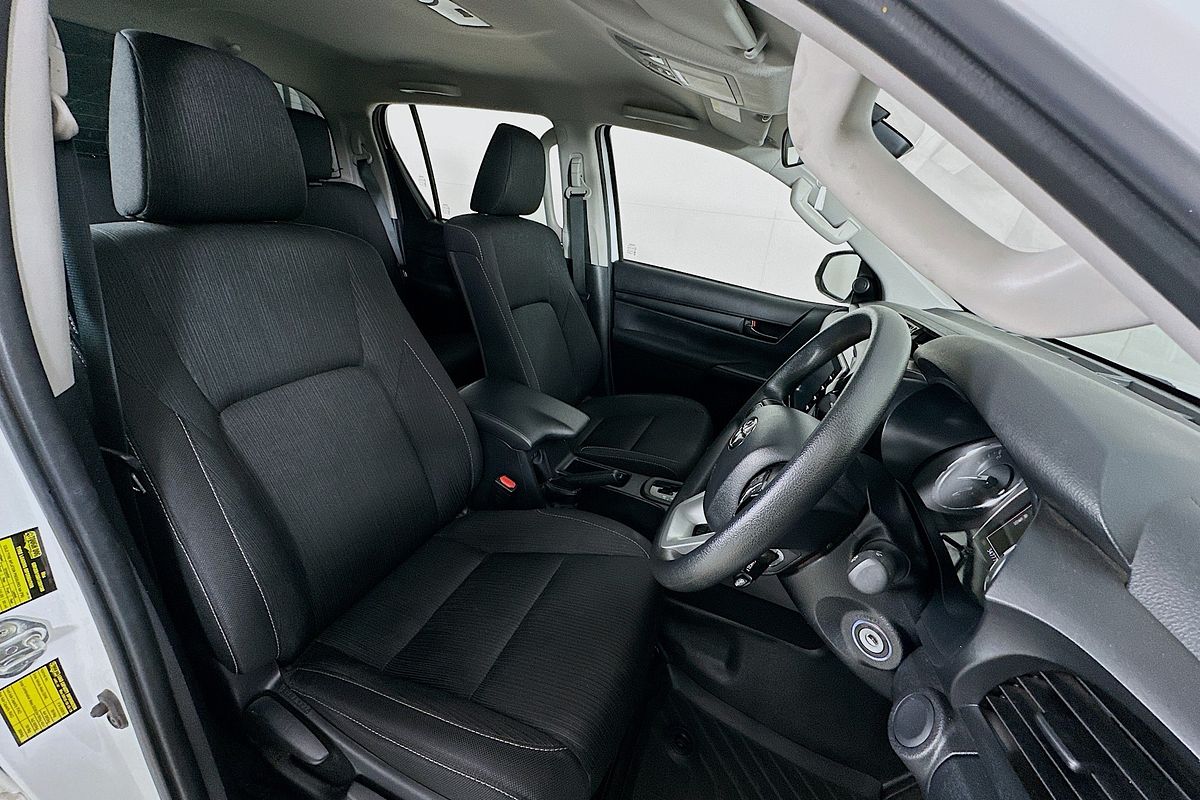 2024 Toyota HILUX SR GUN126R 4X4