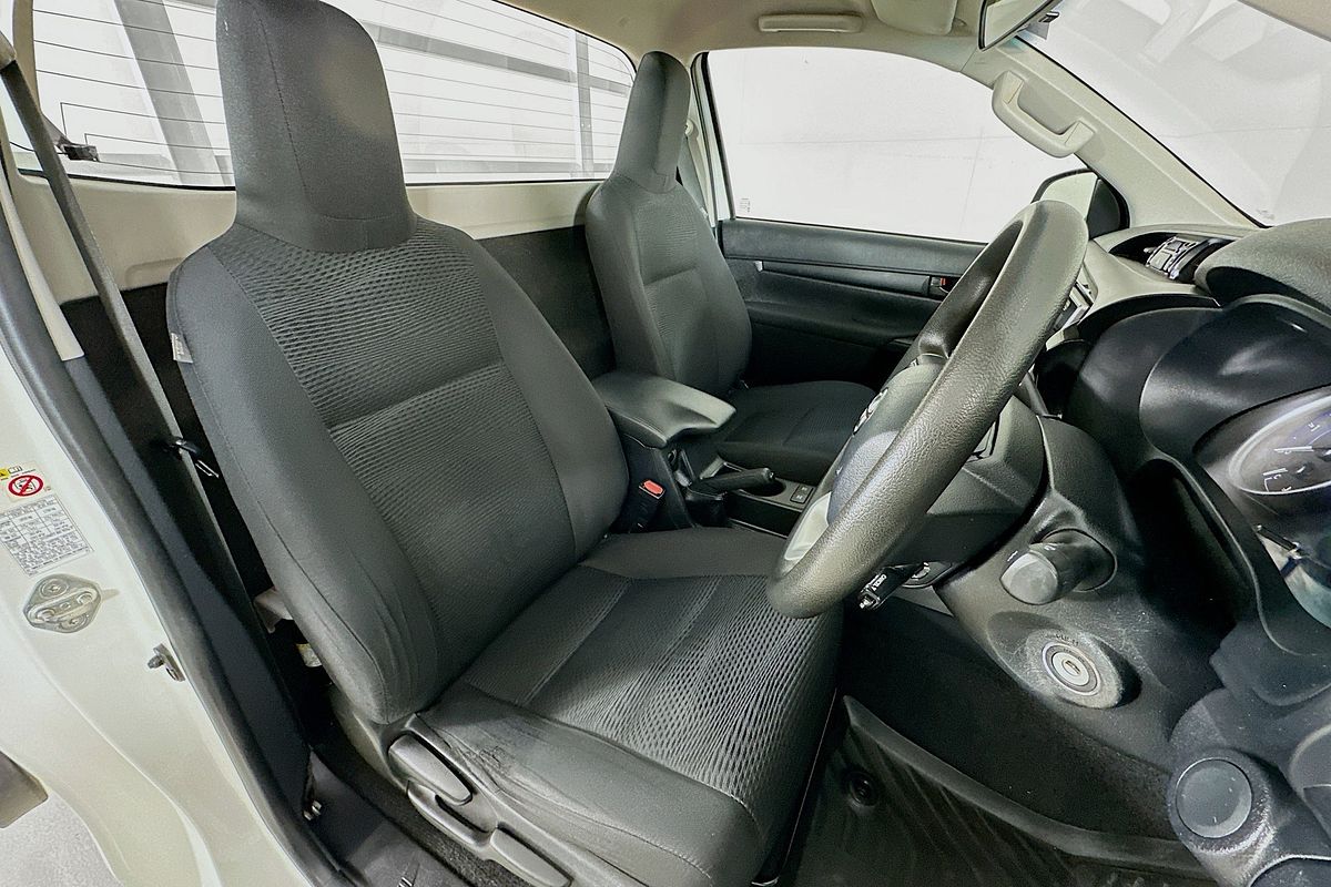 2016 Toyota HILUX SR (4x4) GUN126R 4X4