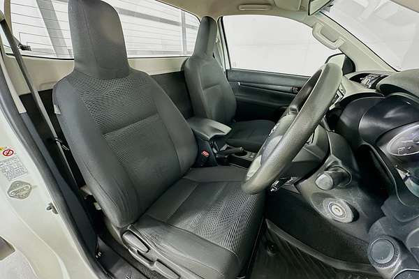 2016 Toyota HILUX SR (4x4) GUN126R 4X4