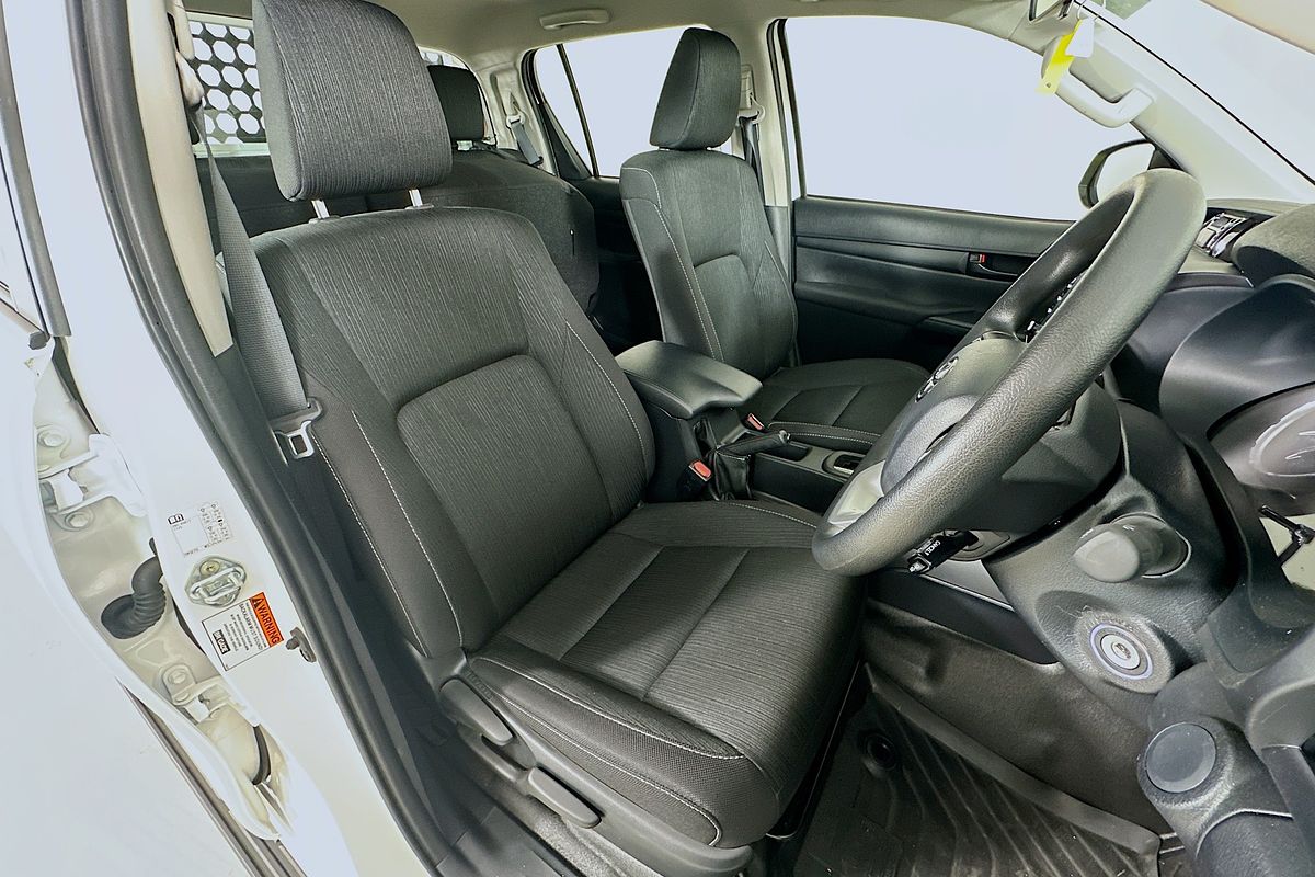 2024 Toyota HILUX SR GUN126R 4X4