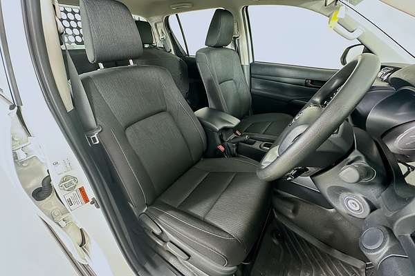 2024 Toyota HILUX SR GUN126R 4X4
