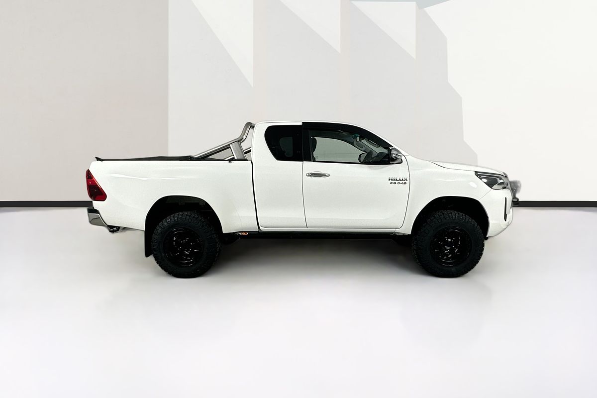2023 Toyota HILUX SR5 (4x4) GUN126R 4X4
