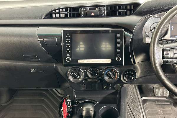 2021 Toyota HILUX SR (4x4) GUN126R FACELIFT 4X4