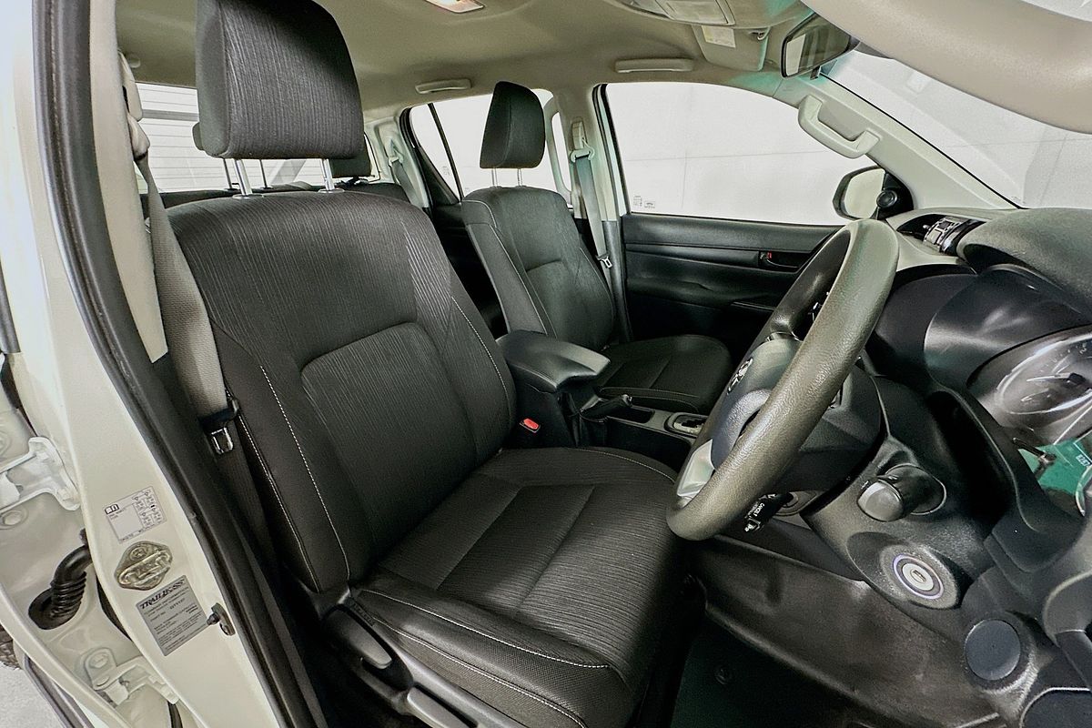 2021 Toyota HILUX SR (4x4) GUN126R 4X4