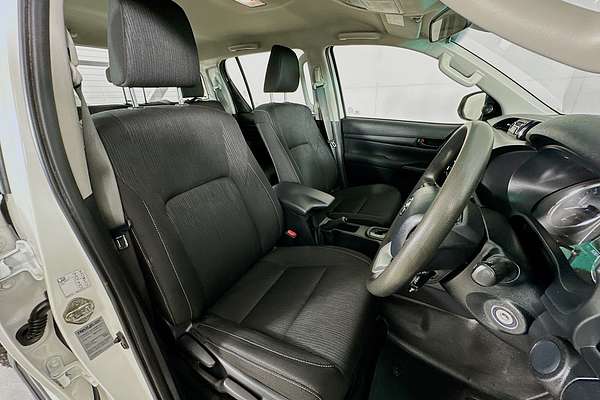 2021 Toyota HILUX SR (4x4) GUN126R 4X4
