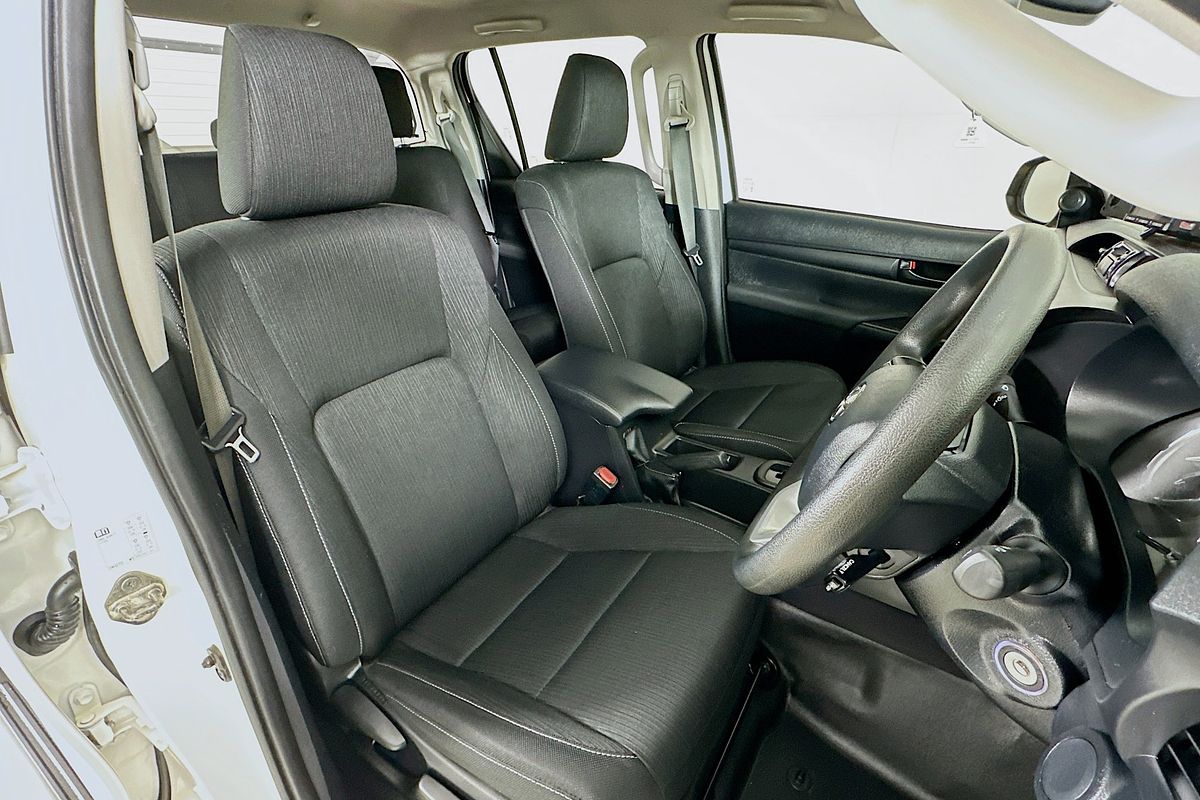 2021 Toyota HILUX SR (4x4) GUN126R 4X4
