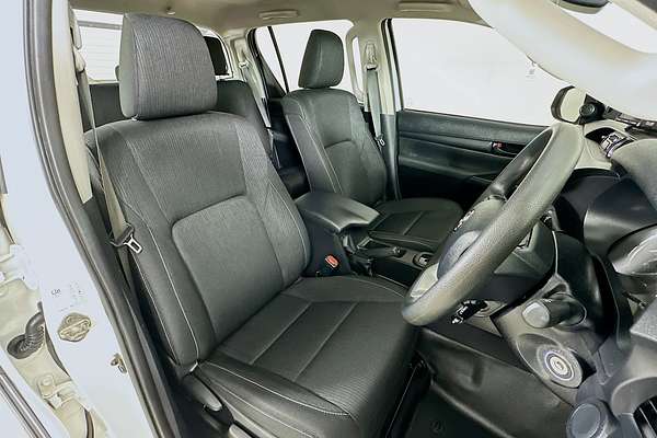 2021 Toyota HILUX SR (4x4) GUN126R 4X4