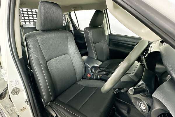 2021 Toyota HILUX SR (4x4) GUN126R FACELIFT 4X4