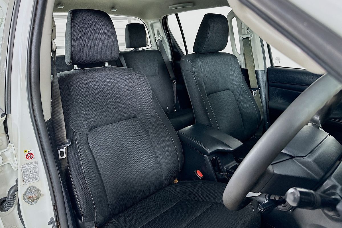 2019 Toyota HILUX SR (4x4) GUN126R MY19 4X4