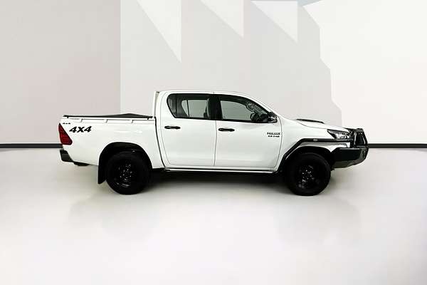 2020 Toyota HILUX SR (4x4) GUN126R FACELIFT 4X4
