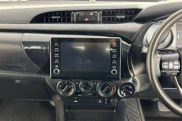 2020 Toyota HILUX SR (4x4) GUN126R FACELIFT 4X4