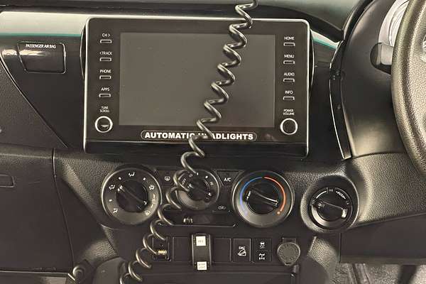 2020 Toyota HILUX SR (4x4) GUN126R FACELIFT 4X4