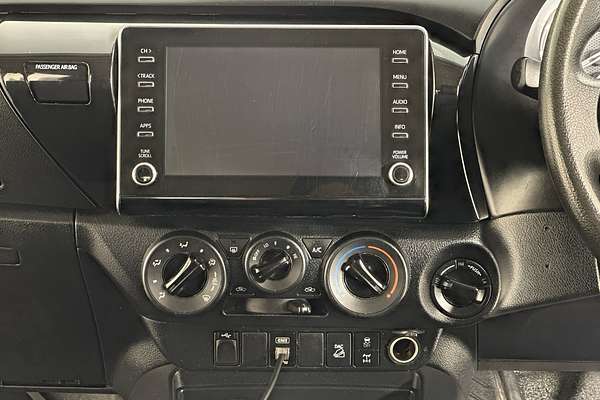 2020 Toyota HILUX SR (4x4) GUN126R FACELIFT 4X4