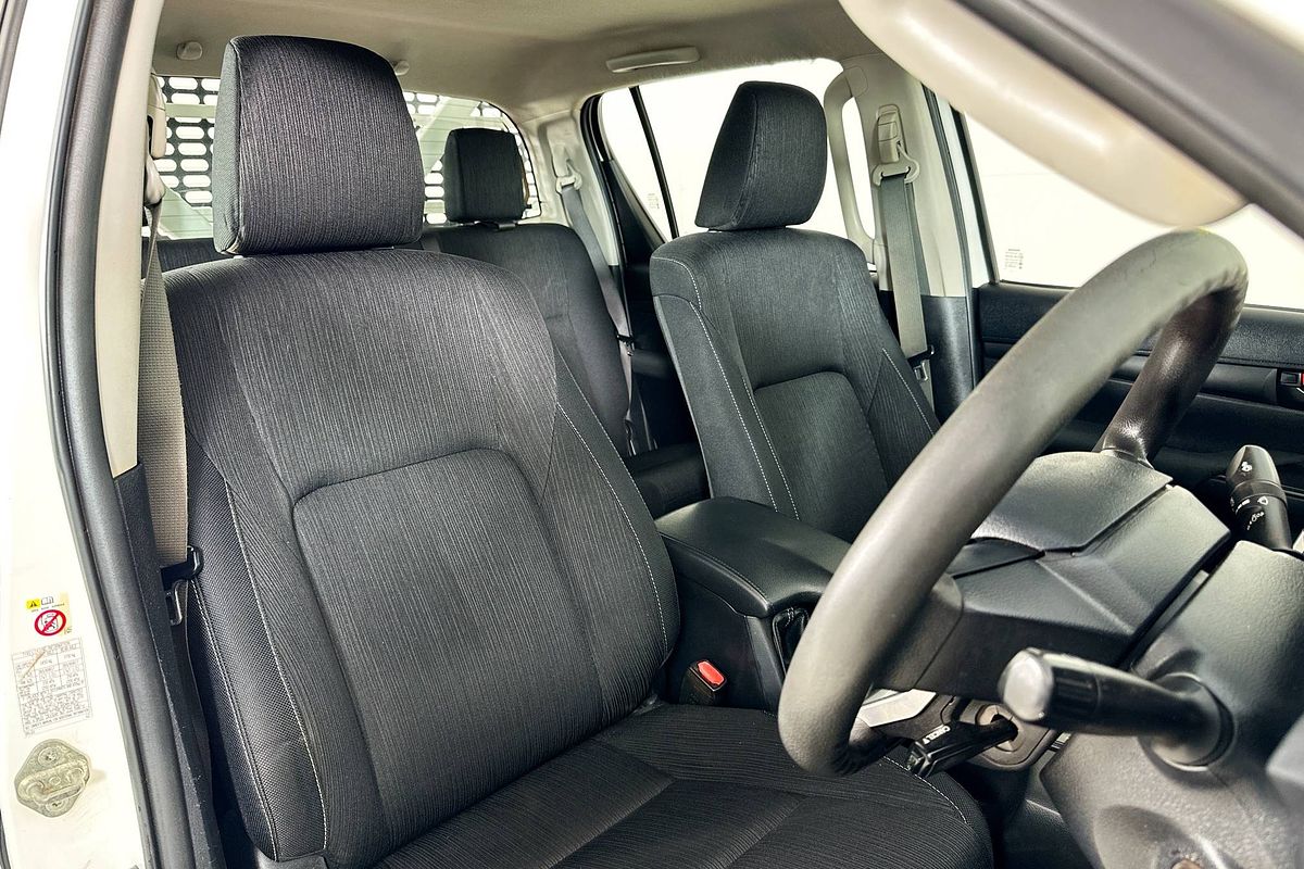 2018 Toyota HILUX SR (4x4) GUN126R MY17 4X4