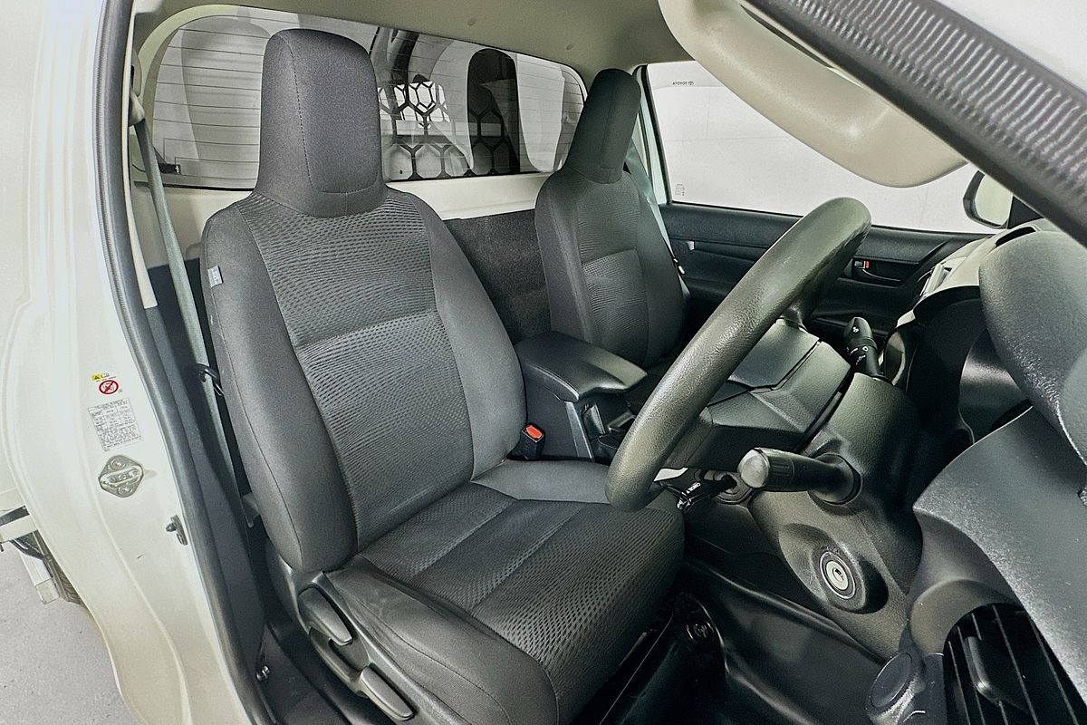 2019 Toyota HILUX SR (4x4) GUN126R MY19 4X4