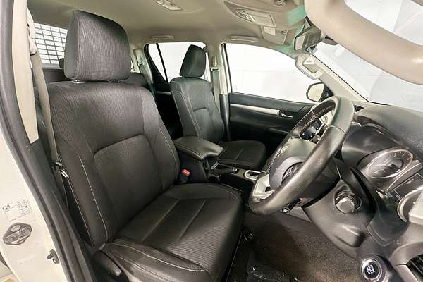 2021 Toyota HILUX SR5 (4x4) GUN126R FACELIFT 4X4