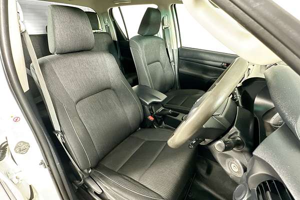 2019 Toyota HILUX SR (4x4) GUN126R MY19 4X4