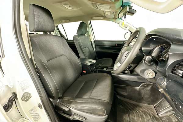 2020 Toyota HILUX SR (4x4) GUN126R MY19 UPGRADE 4X4