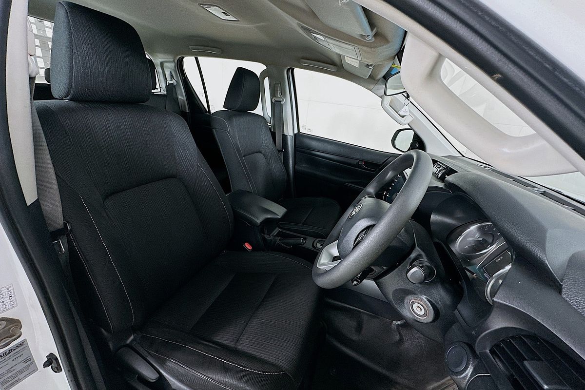 2021 Toyota HILUX SR (4x4) GUN126R 4X4