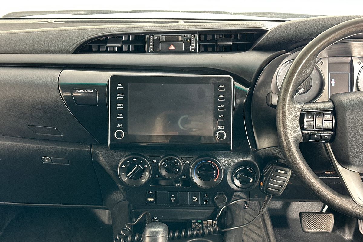 2020 Toyota HILUX SR (4x4) GUN126R FACELIFT 4X4