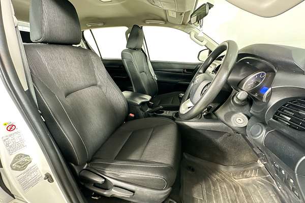 2018 Toyota HILUX SR (4x4) GUN126R MY17 4X4
