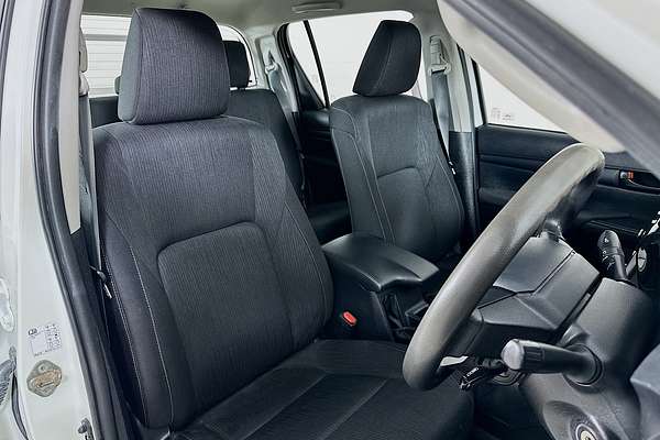 2020 Toyota HILUX SR (4x4) GUN126R FACELIFT 4X4
