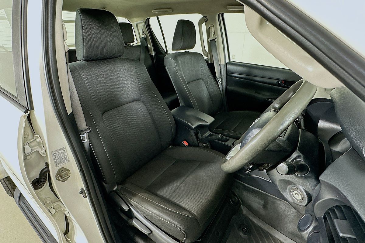 2020 Toyota HILUX SR (4x4) GUN126R MY19 UPGRADE 4X4