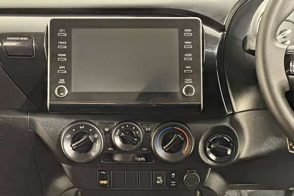 2020 Toyota HILUX SR (4x4) GUN126R FACELIFT 4X4