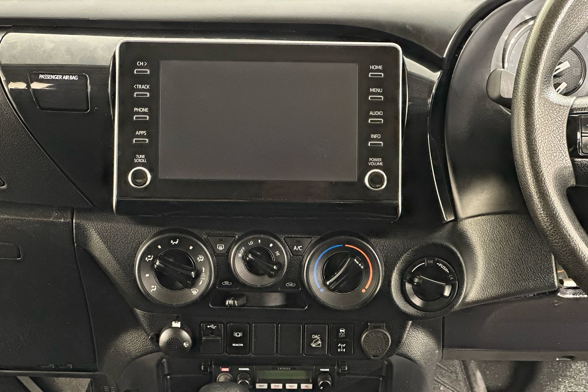 2021 Toyota HILUX SR (4x4) GUN126R 4X4