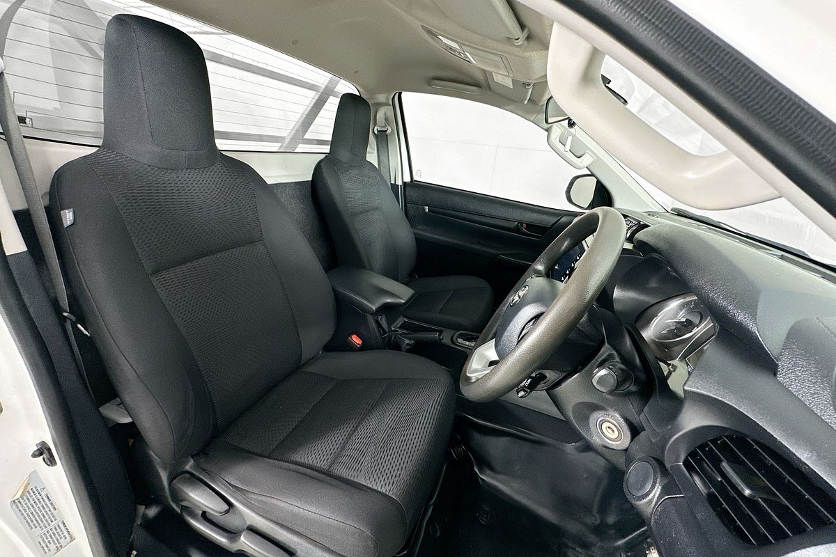 2021 Toyota HILUX SR (4x4) GUN126R FACELIFT 4X4