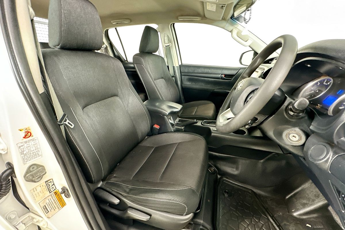 2019 Toyota HILUX SR (4x4) GUN126R MY19 4X4