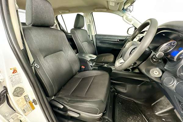 2019 Toyota HILUX SR (4x4) GUN126R MY19 4X4