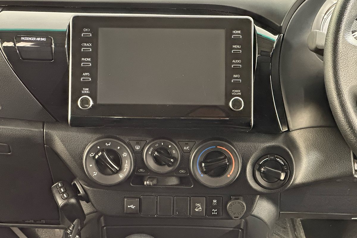 2024 Toyota HILUX SR (4x4) GUN126R 4X4