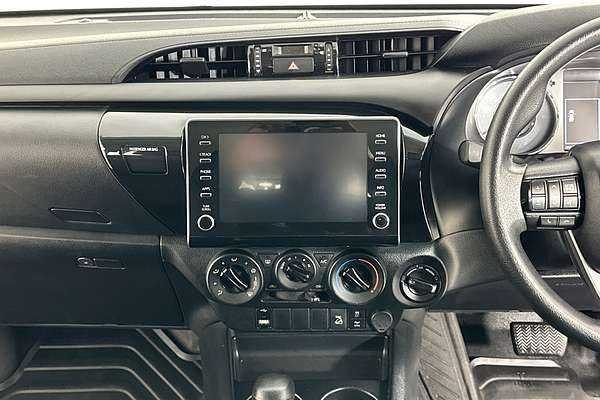 2020 Toyota HILUX SR (4x4) GUN126R FACELIFT 4X4