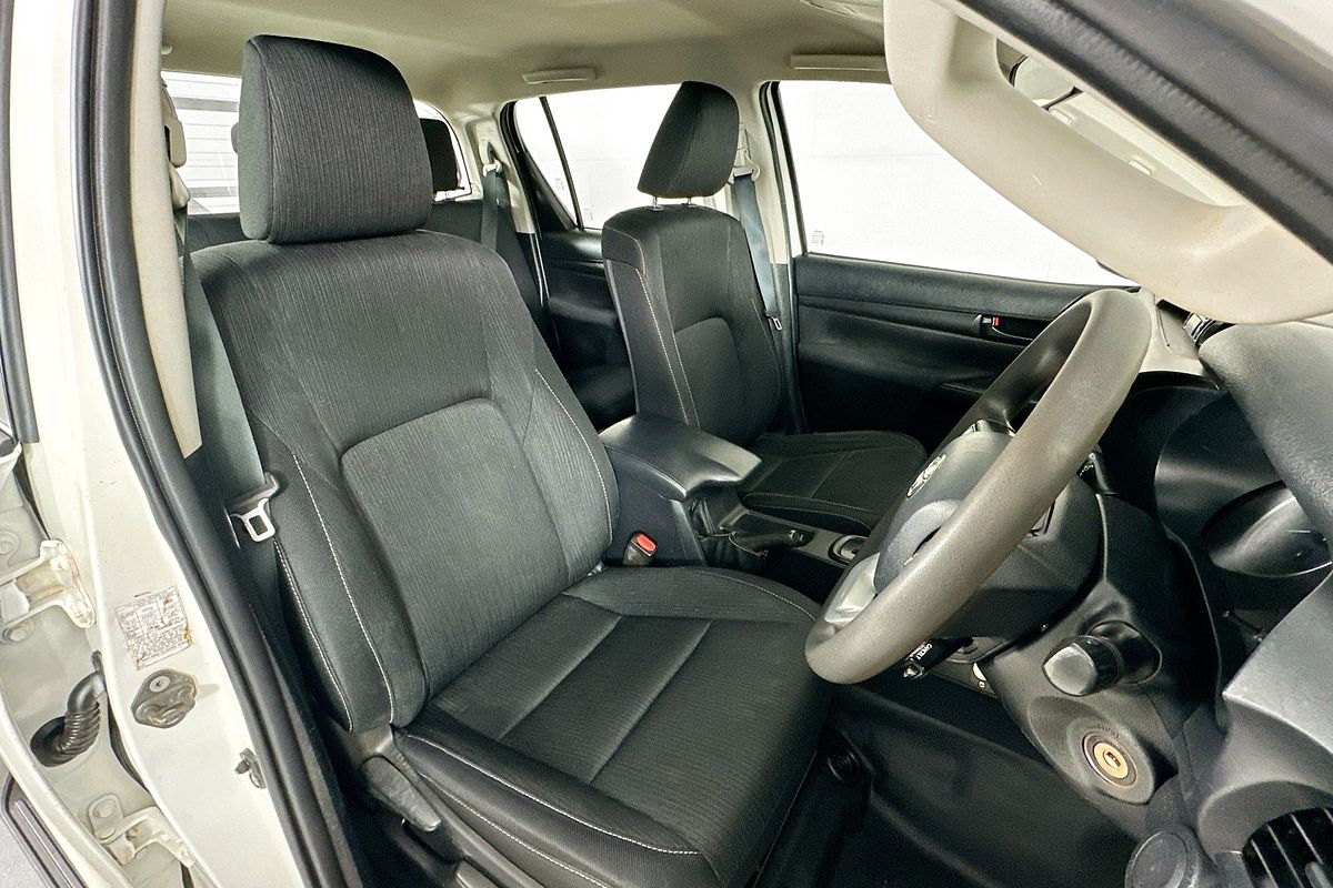 2023 Toyota HILUX SR (4x4) GUN126R 4X4