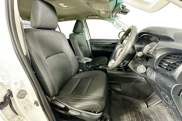 2021 Toyota HILUX SR (4x4) GUN126R 4X4