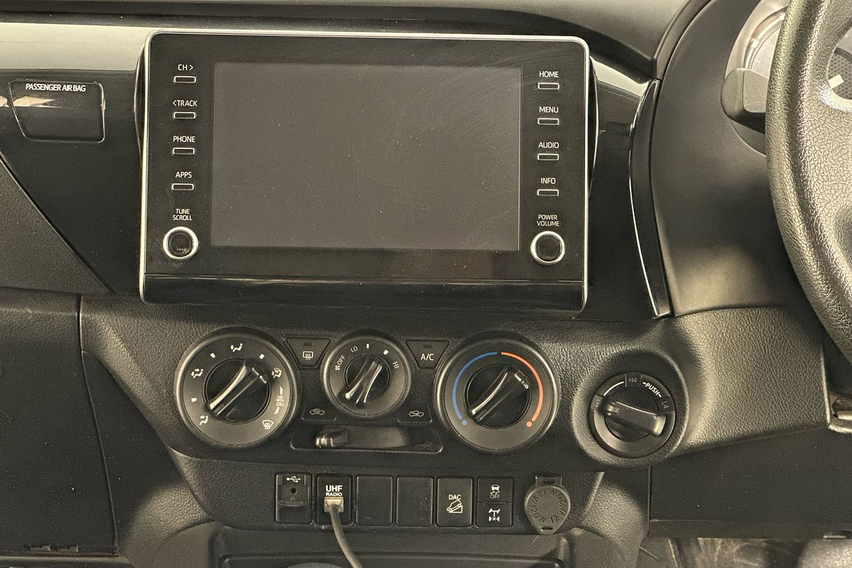 2021 Toyota HILUX SR (4x4) GUN126R FACELIFT 4X4
